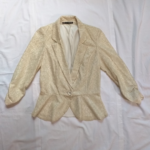 Maurices Jackets & Blazers - Maurices Ivory Lace Flair Vest 3/4 Ruched Sleeves